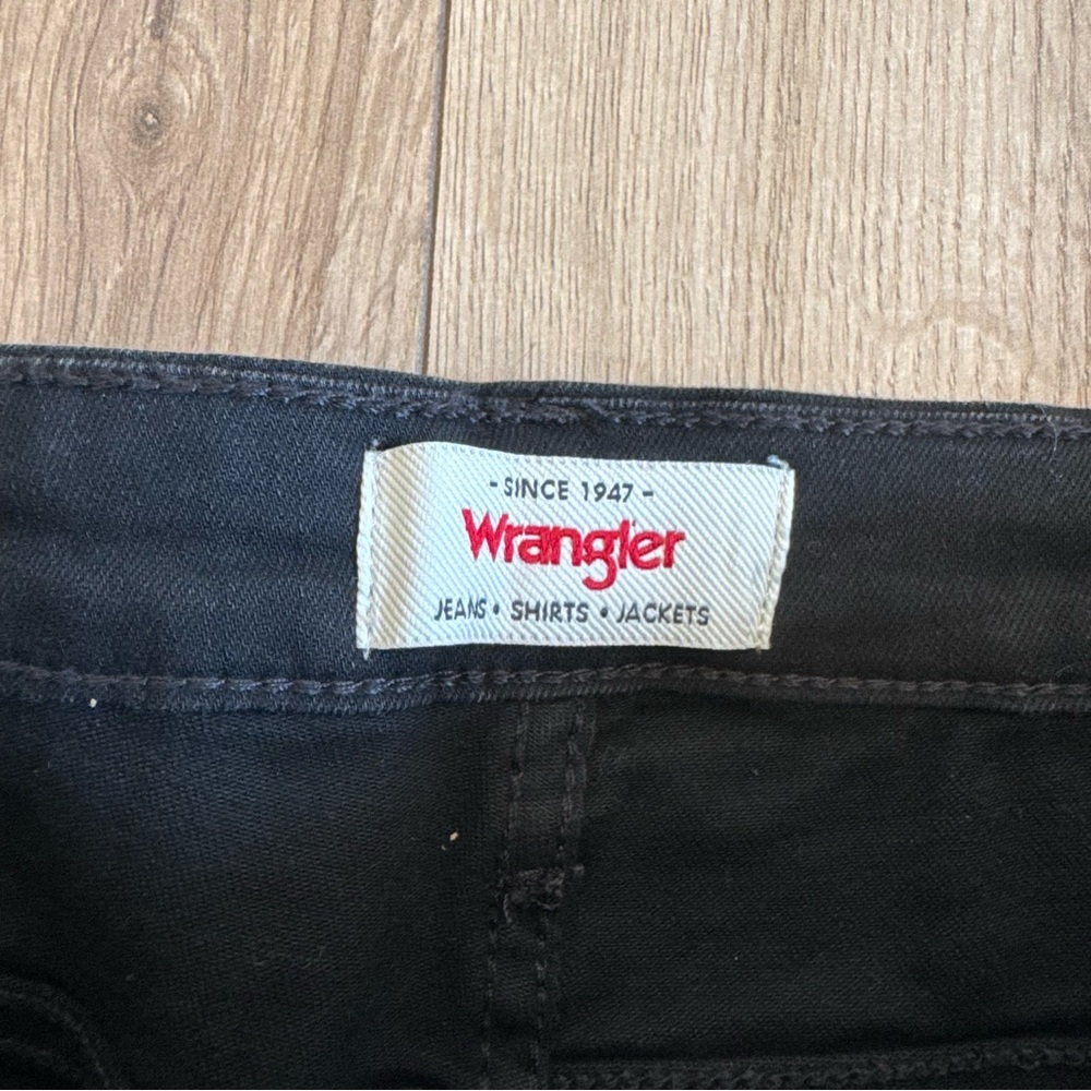 Wrangler 10” Bermuda Stretch Shorts 14 - Picture 4 of 7
